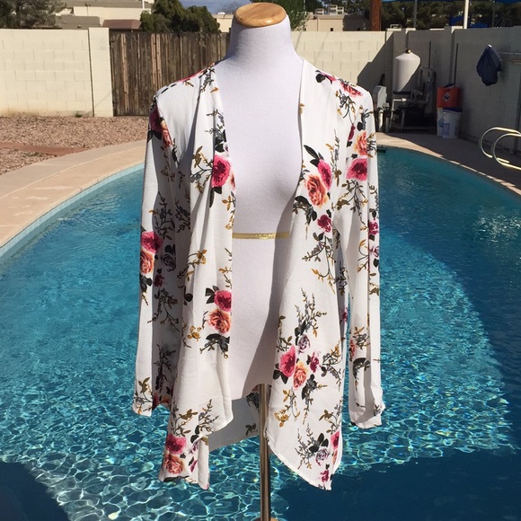 White Floral Print Kimono - Picture 2 of 4